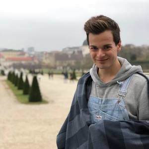 Meet your Posher, Holden